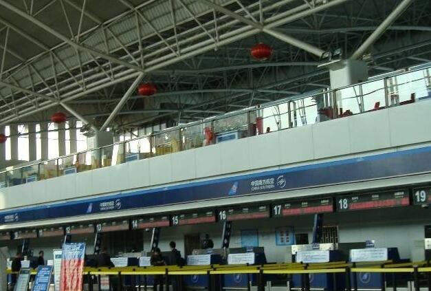 金屬安檢門廠家：烏魯木齊機(jī)場(chǎng)安檢總站組織觀看陳列館